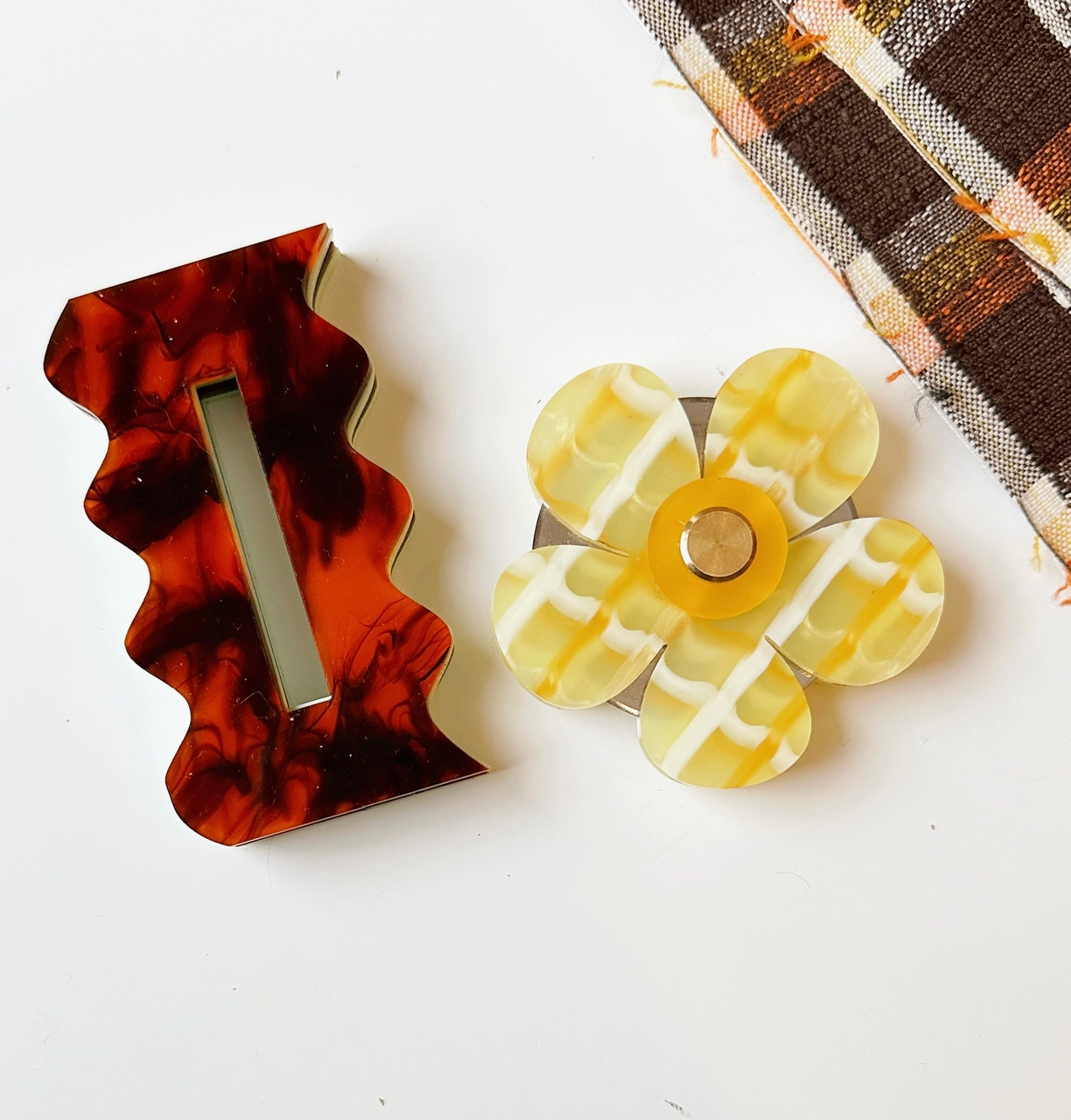Retro Flower Thread Cutter