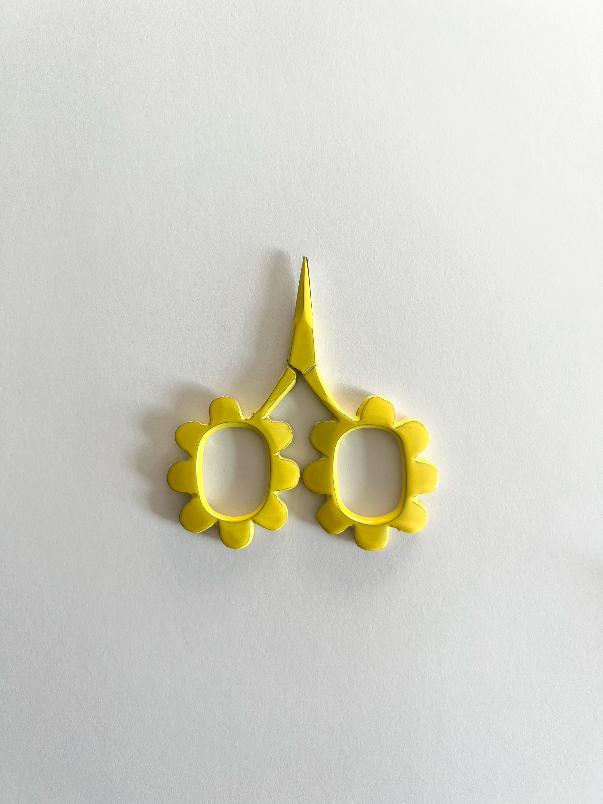yellow flower scissors 2.5 inches