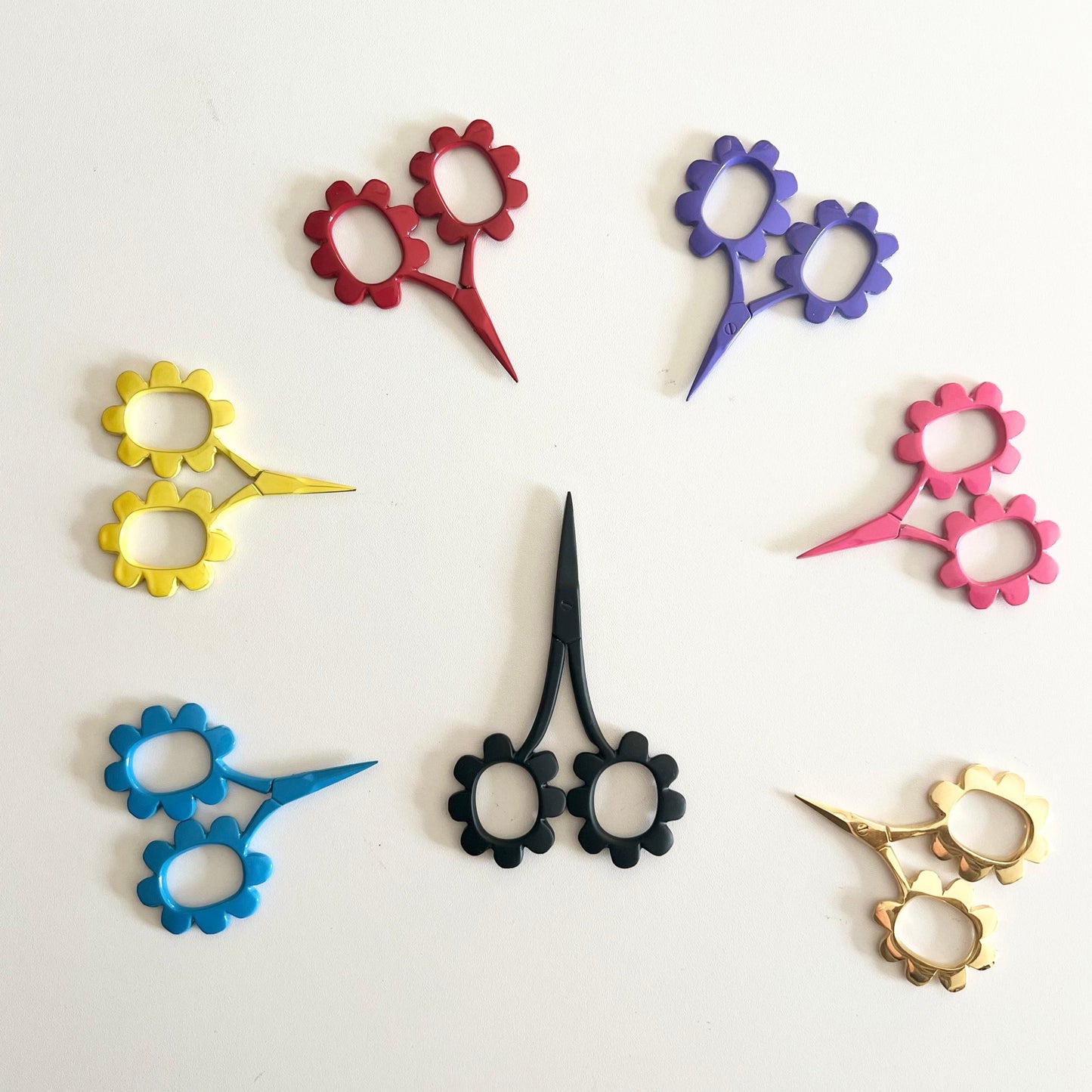 Tiny Flower Scissors Pink 2.5"