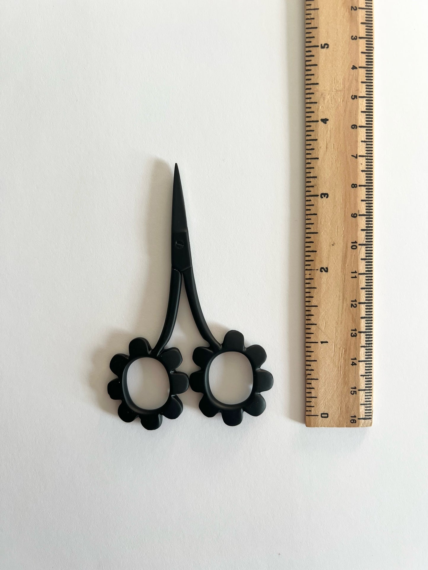 Flower Scissors Red 3.5"