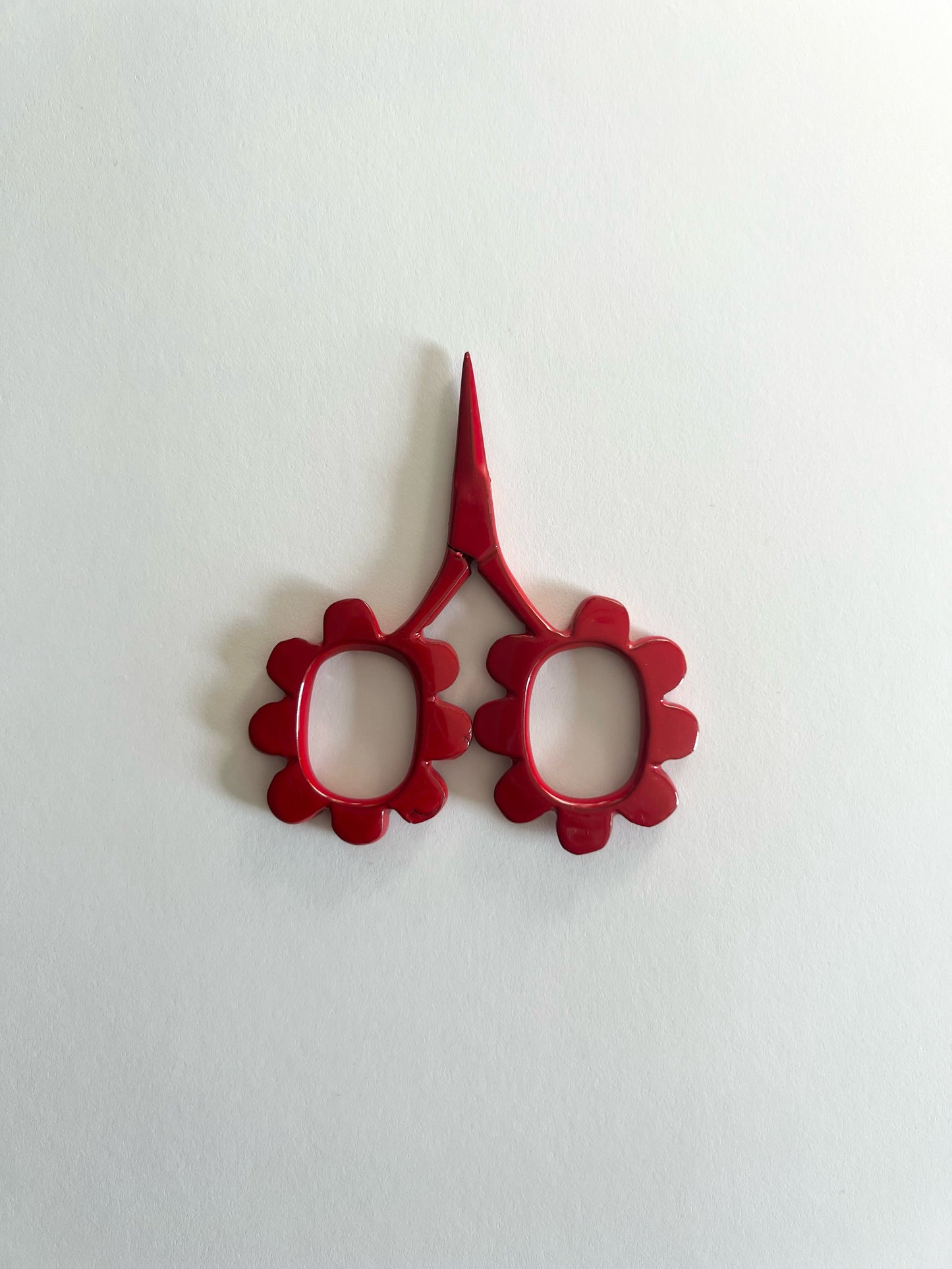 Tiny Flower Scissors Red 2.5"