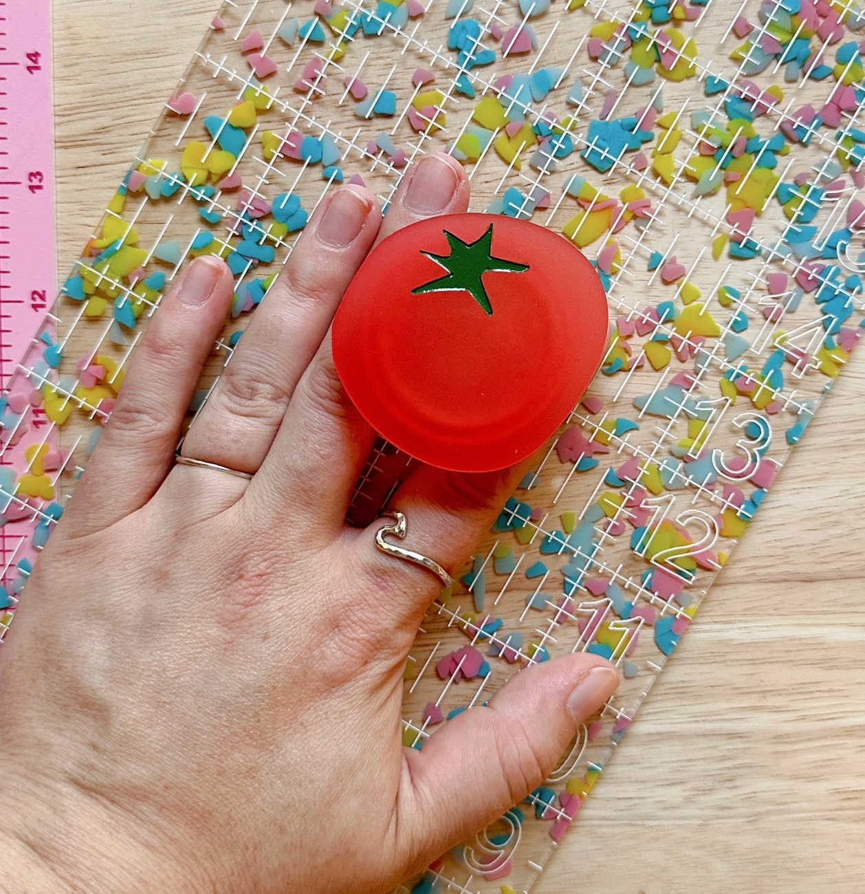 Tomato Pop Up Ruler Handle