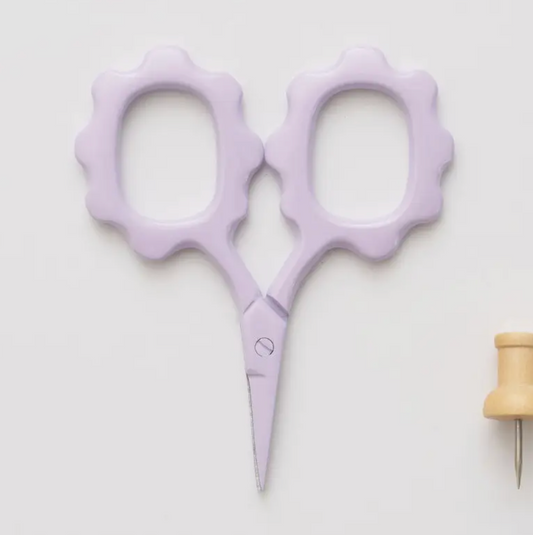 Lavender Scallop Handle Scissors